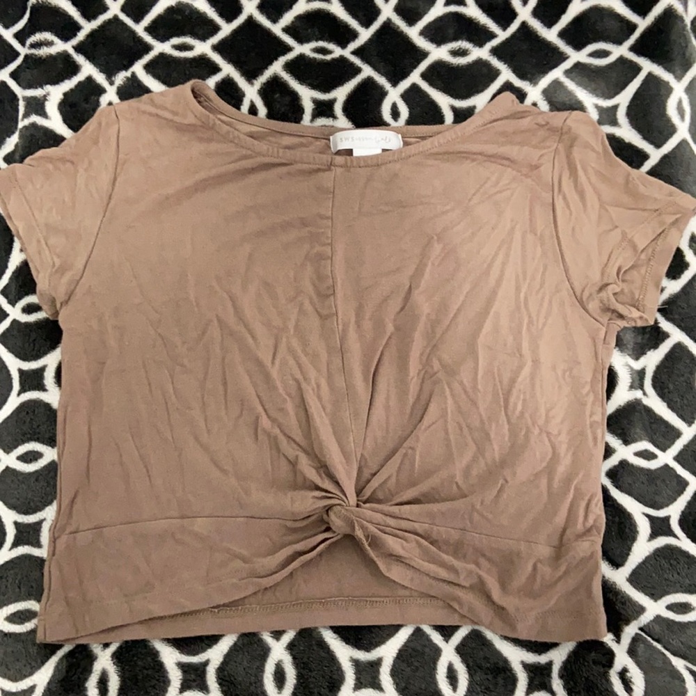 2 cropped light brown and green half-sleeved crop tops with knot design